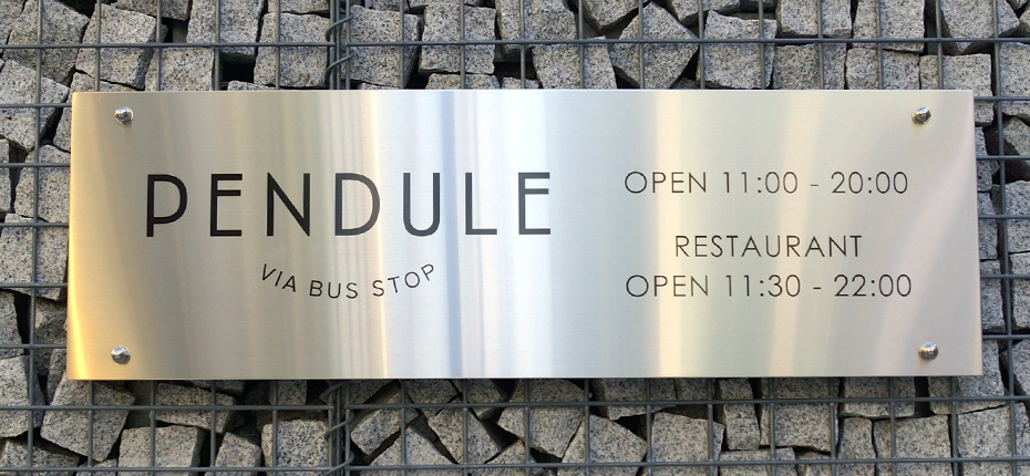 Pendule Via Bus Stop ペンデュール ヴィア バス ストップ